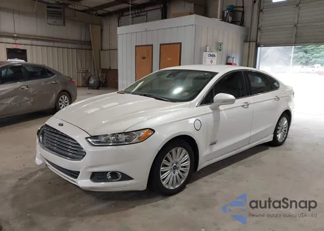 2014 Ford Fusion Energi Se Luxury z USA, uszkodzony, nr VIN 3FA6P0PU9ER155383
